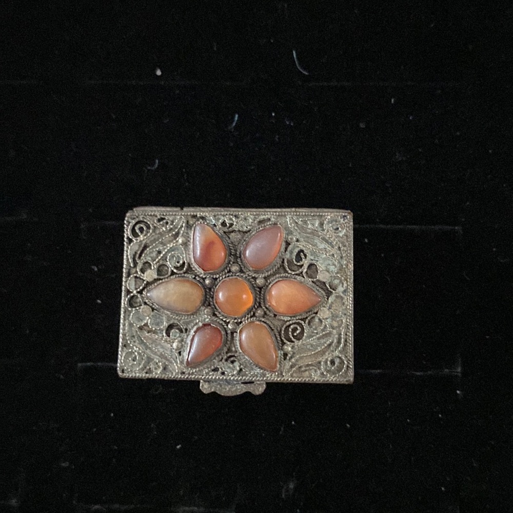 Vintage trinket box. Mx2